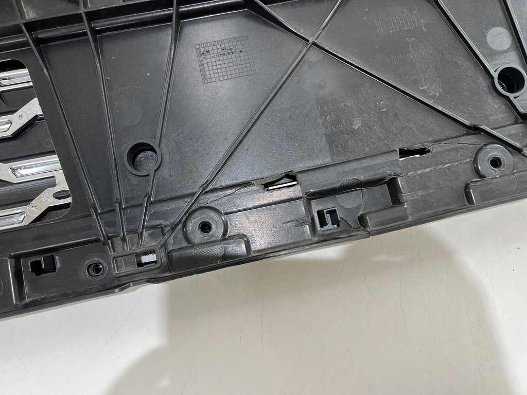 фото №11, Решітка радіатора решітка радіатора audi q4 e-tron 89a