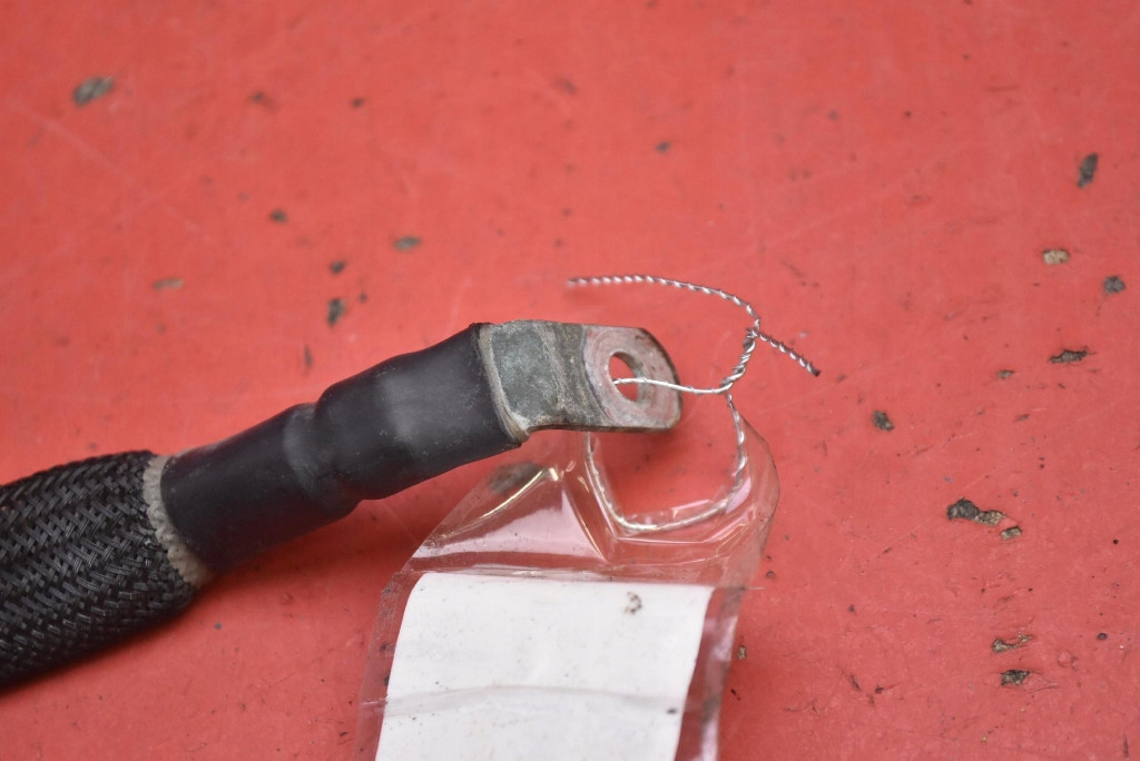 Клема мінусова 1626061-00-c tesla model y 60 kwh 299 km 20- Недорого