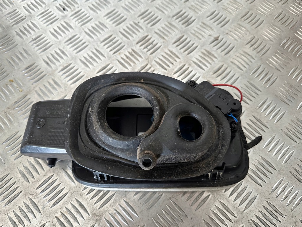 фото №5, Audi a4 b9 kombi крышка заливной топлива adblue