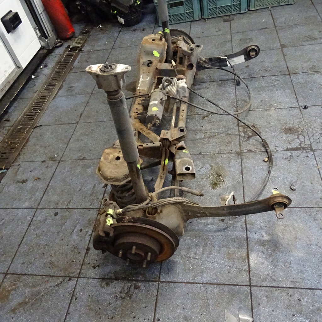 фото №2, Volvo c30 oś задняя балка