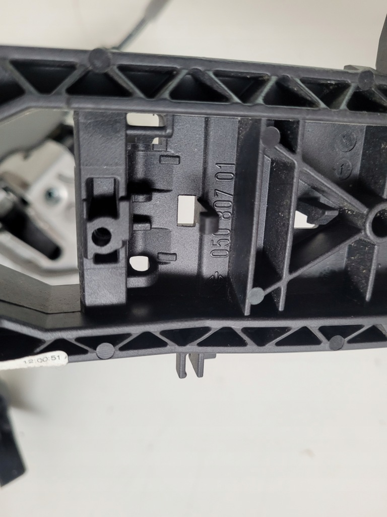 Купить Замок дверь левый перед mercedes w166 a1667200735