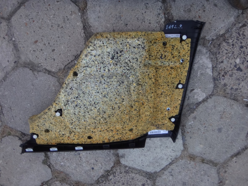 фото №4, Обшивка оббивка права правий задня задня bmw 1 e81