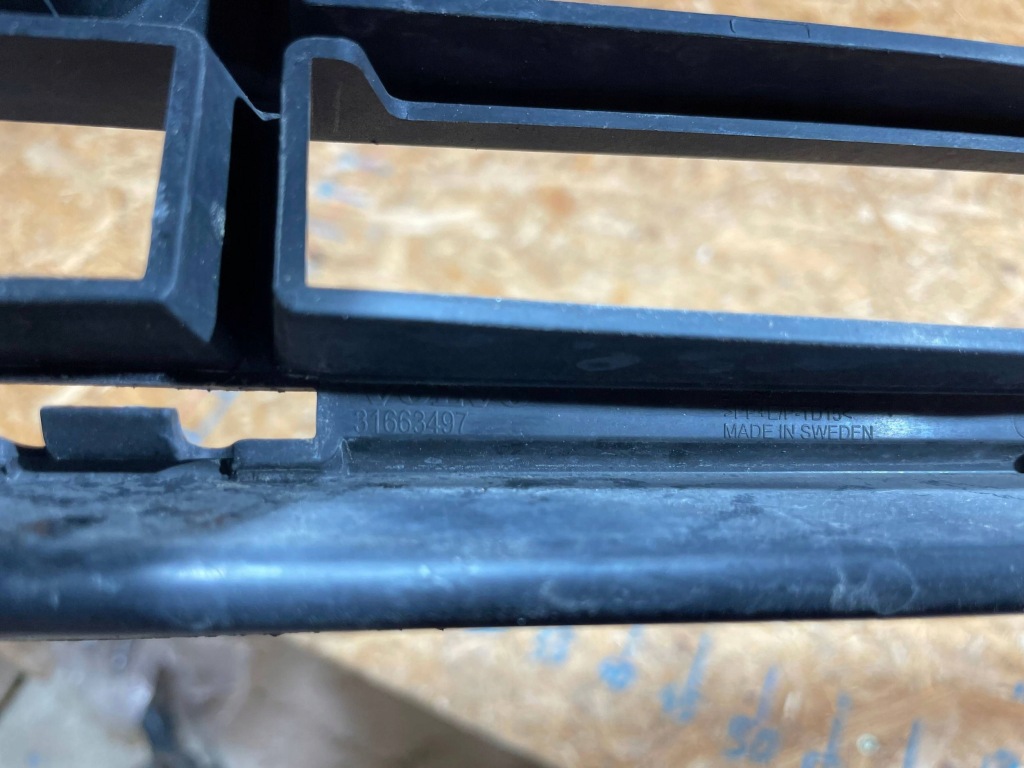 Купить Volvo xc90 xc-90 2 2 рестайлинг  19-24 решётка  решётка нижняя бампера перед