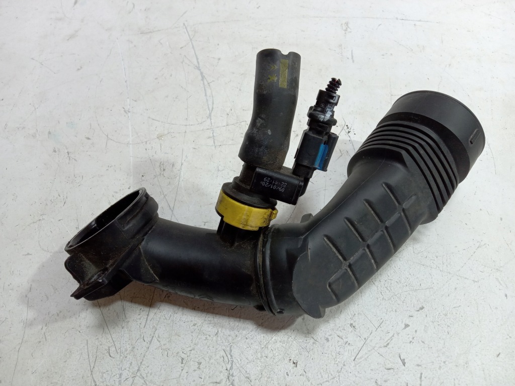 Peugeot rifter 1.5d пабтрубок  впускной труба 9810921180 Доставка