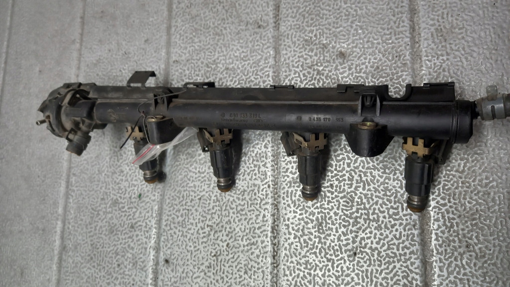 фото №1, Молдинг впрыскная vw polo 030133319l