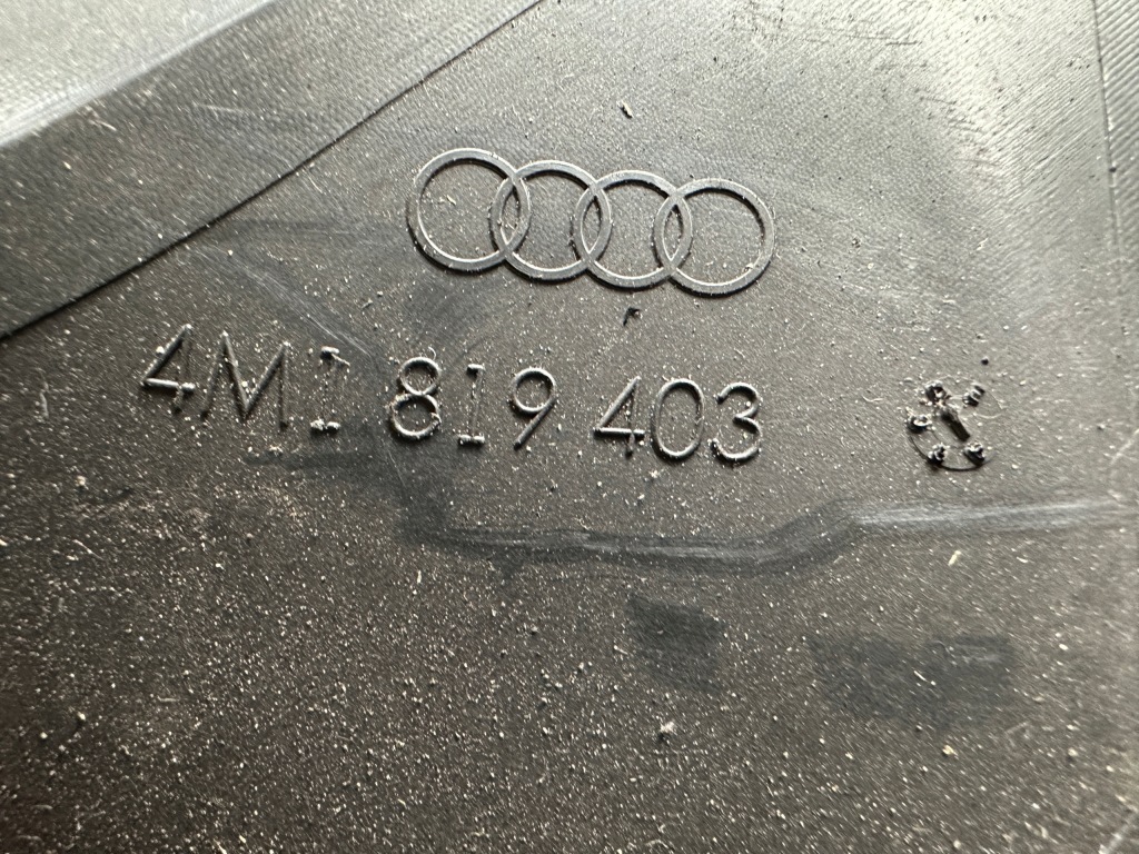 фото №3, Audi q7 4m жабо