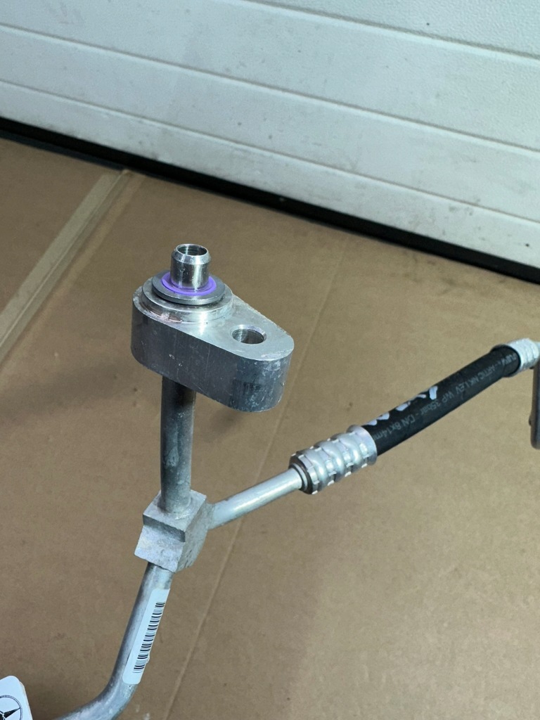 Шланг кондиціонера, трубка кондиціонер mercedes eqa w243, h243 europa Зі Шроту