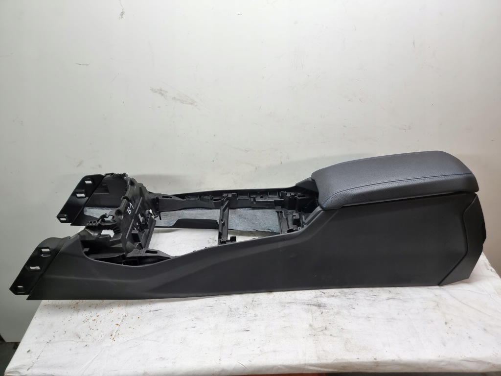 фото №1, Bmw 1 f40 туннель средний niebieska nić