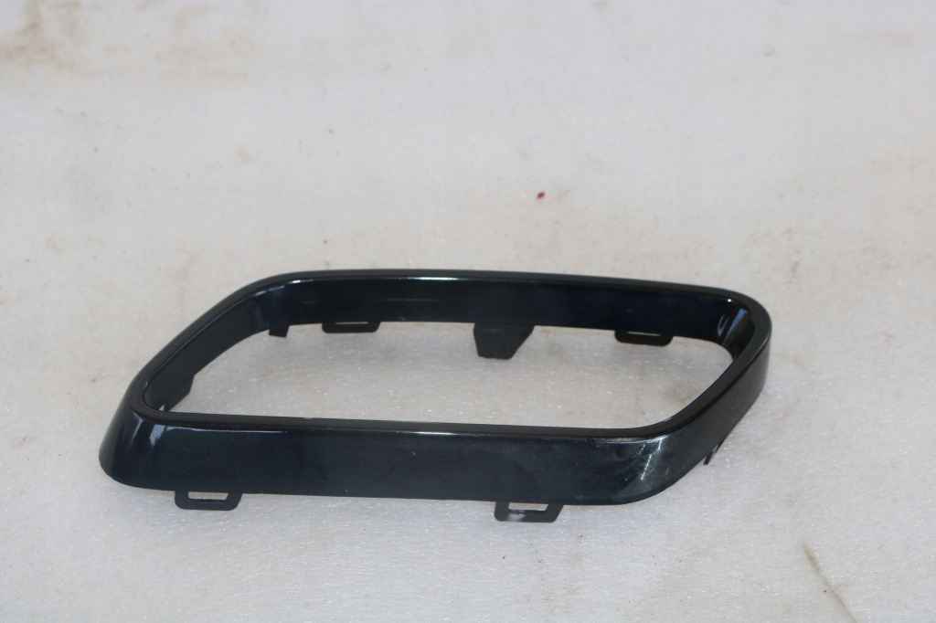 фото №2, Mercedes w206 рамка выхлоп левая a2068858303