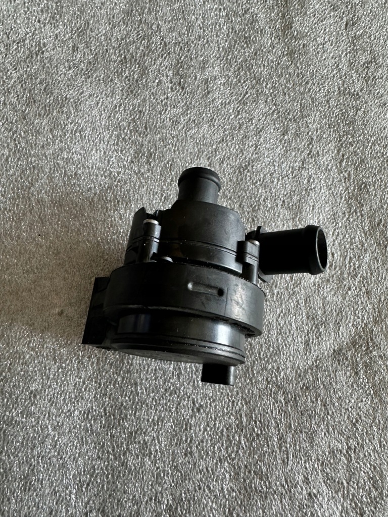 фото №1, Maserati levante насос wody 670002071...