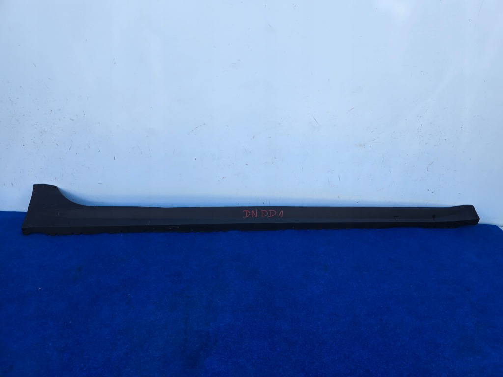 фото №1, Audi a4 b9 allroad 8w9 правая накладка порог молдинг порог 8w9853856e dndd1