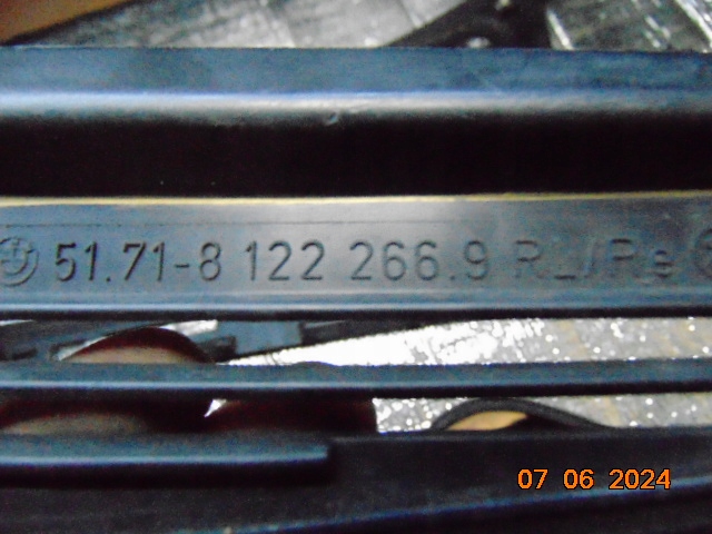 Bmw 3 e36 жабо накладка стекло сторона правый  8122266 cała резинка gb Киев