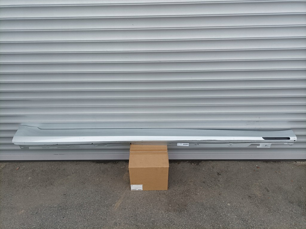 фото №1, Bmw 7 g11 g12 молдинг порог правая модуль 7411812