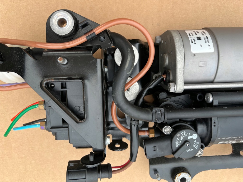 фото №9, Audi a8 s8 d4 4h 78 km пробег компрессор подвеска audi оригинальный номер 4h0616005d c