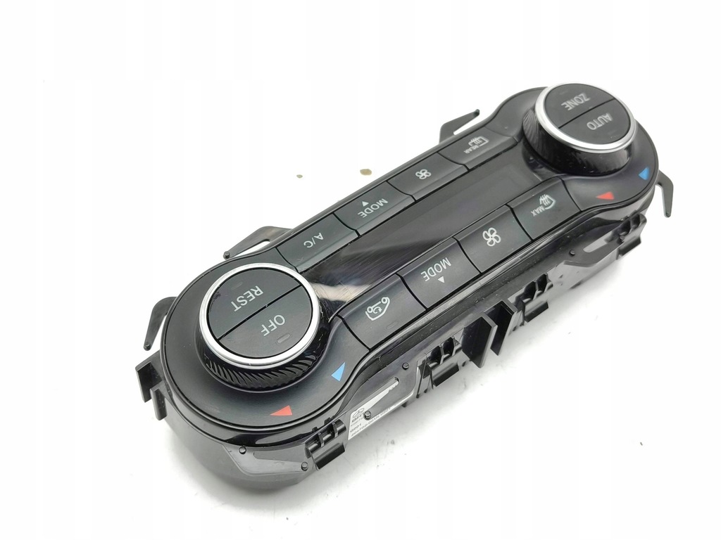 фото №9, Infiniti q30 2016 панель кондиционера