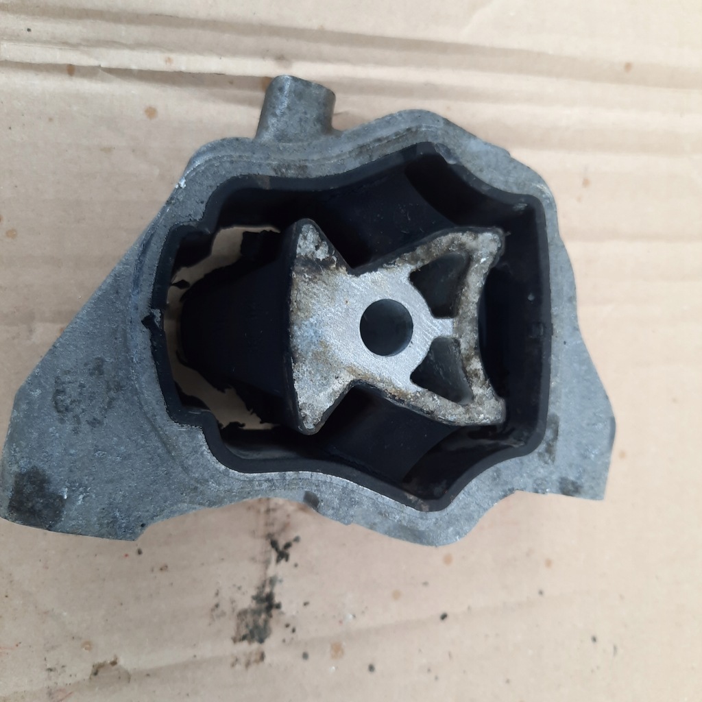 фото №3, Range rover evoque sd4 2.2d кронштейн подушка двигуна tr8070m18