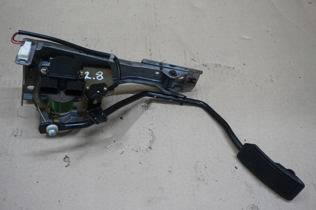 фото №1, Nissan patrol педаль газа потенциометр gr y61 2,8 tdi