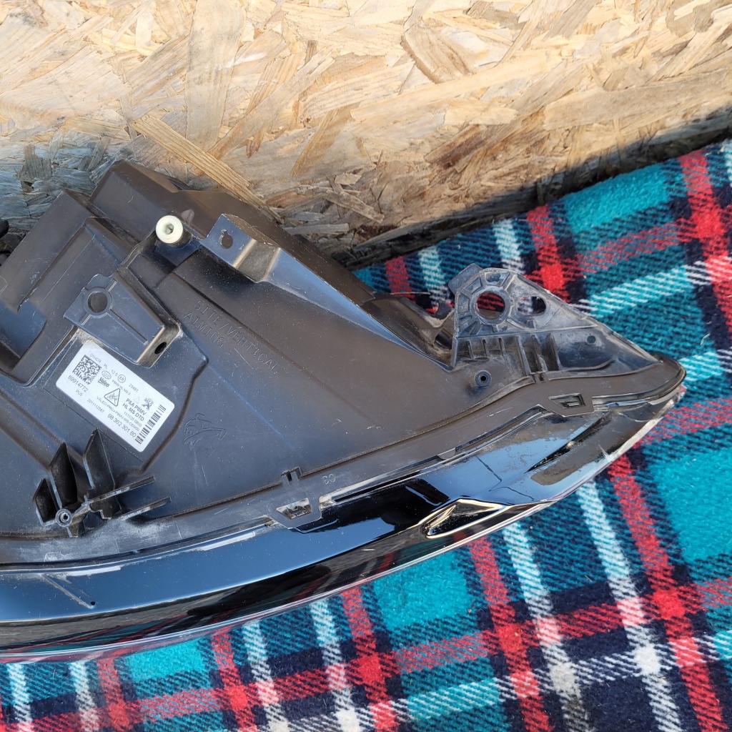 Фара peugeot 3008 2 рестайлинг  full led перед правый Недорого