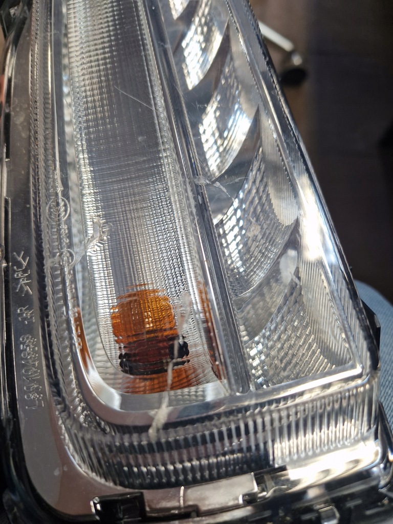 фото №7, Противотуманная фара правый перед vw t-roc 2ga941056j