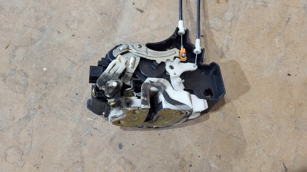 фото №4, Замок дверь правый задняя mitsubishi colt vi 04-07 hb 5d 2 pin