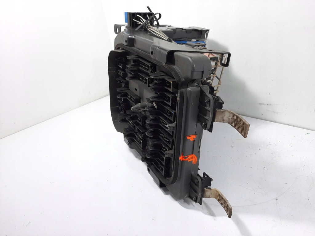 Renault premium 380dci 97r коробка предохранителей 5010232687 в Украине