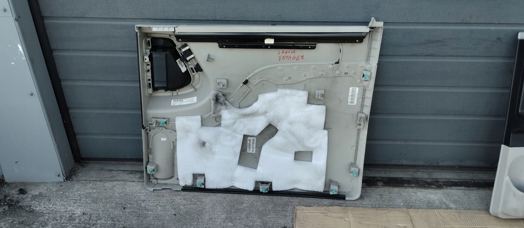 фото №6, Обшивка дверь задний задняя левый chrysler lancia voyager шторка kompletny