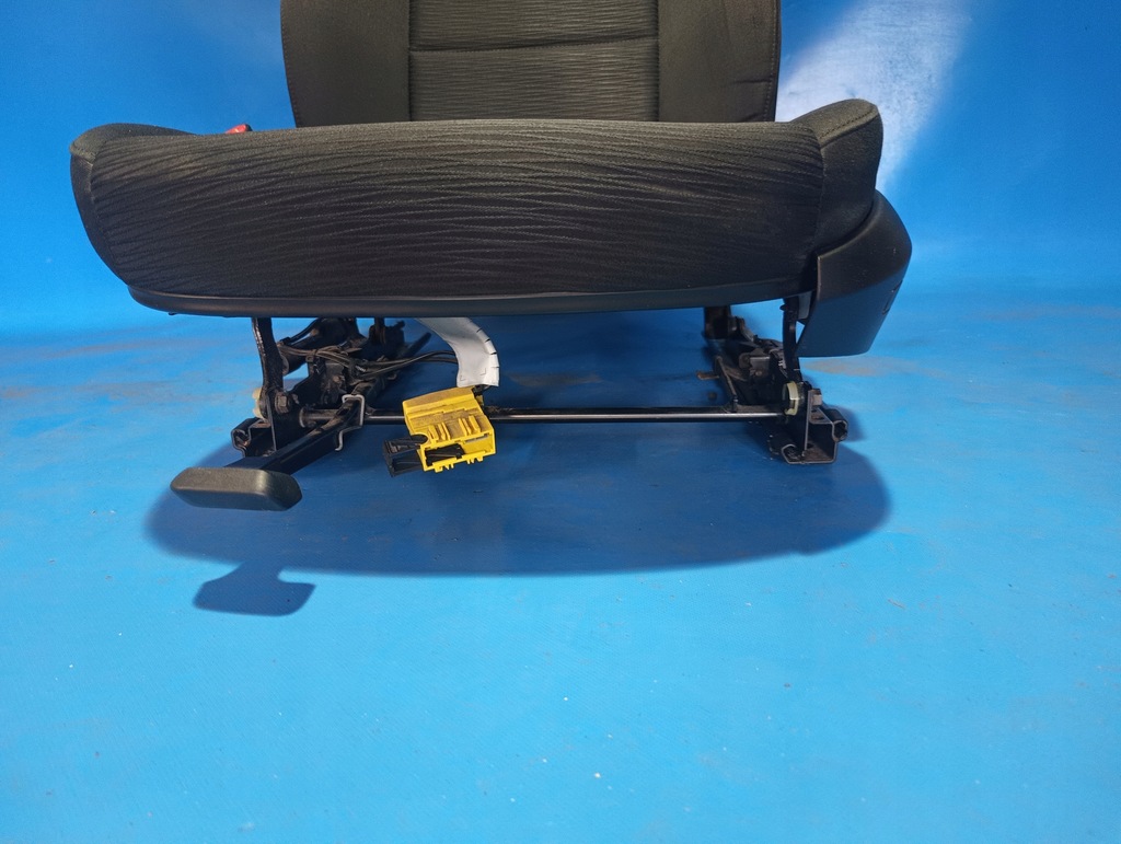 фото №5, Сидіння лівий перед передній водія bmw 1 e87 116d 10r.