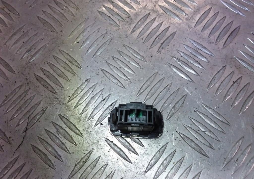 2016 volvo v60 кнопка старт-стоп 10047145 Оригинал