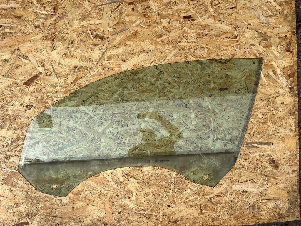 фото №1, Bmw 1 e81 стекло боковая дверь левый перед europa