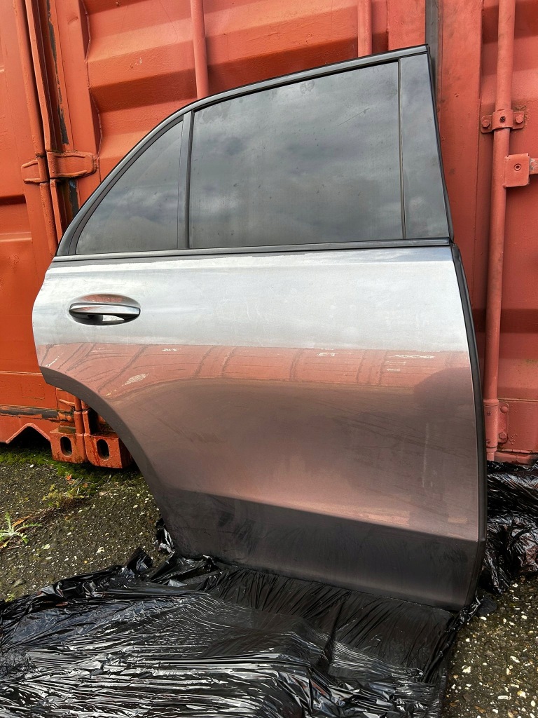 фото №1, Двері праве задні правий задня mercedes gle w167 колір 992
