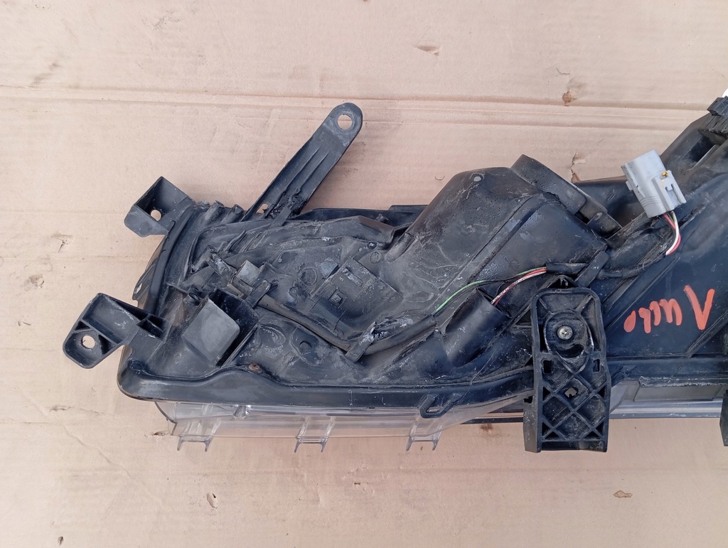 фото №15, Лампа правая фара правый передний toyota corolla e16 e18 led