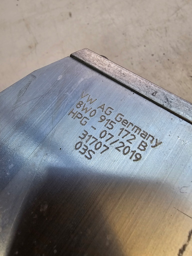 фото №5, Кронштейн кронштейн акумулятор audi a4 b9 a5 8w0915172b