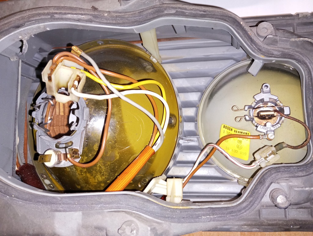 фото №7, Лампа передняя левая bosch mercedes w123 0301855301