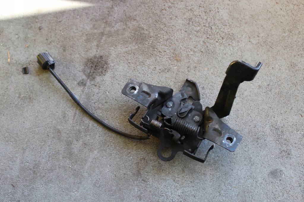 фото №1, Nissan micra k13 замок капот europa