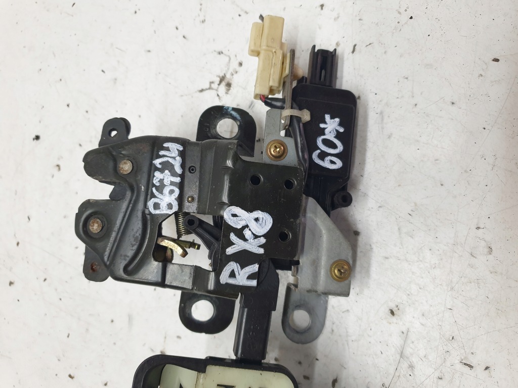 фото №2, Замок задній кришки mazda rx-8 b6724