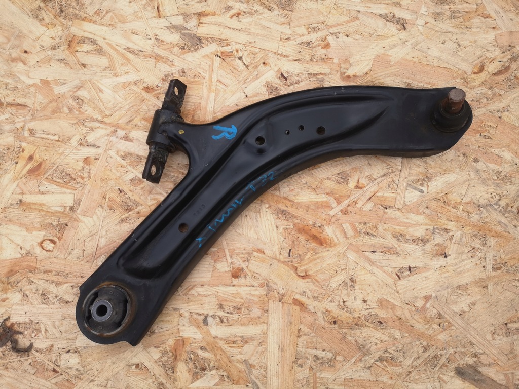 фото №1, Nissan x-trail t32 рычаг правый перед