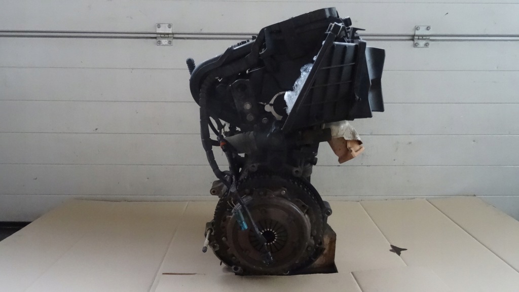 Clio 2 2 рестайлинг  1.2 16v двигатель df4d712 df4712 Доставка