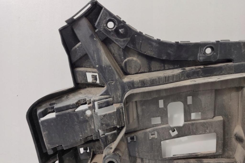 фото №8, Лівий напрямна заднього бампера bmw 7 g11, g12 7357147 2016