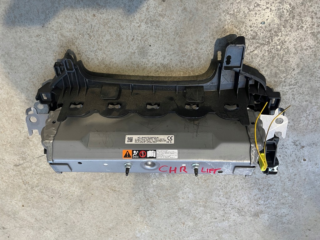 фото №13, Приборная панель консоль подушка безопасности ремни toyota c-hr chr lift