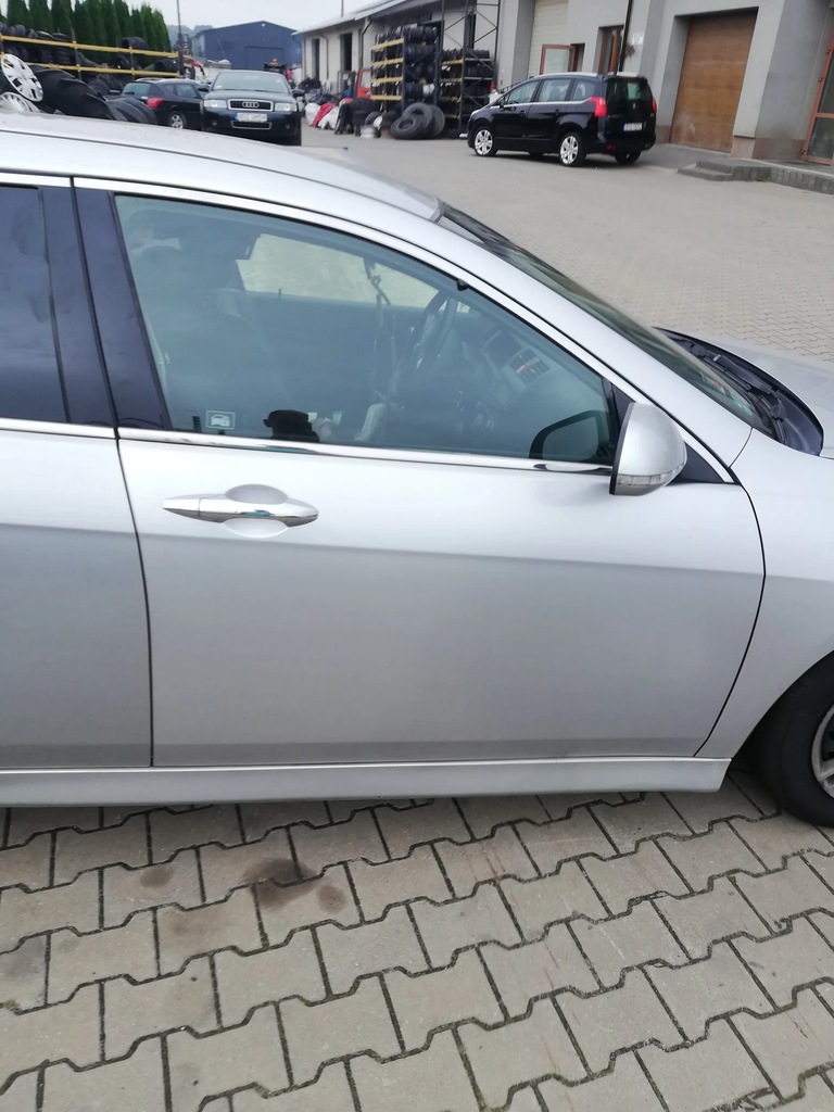 фото №1, Дверь перед правое nh700m honda accord 03-08 kombi