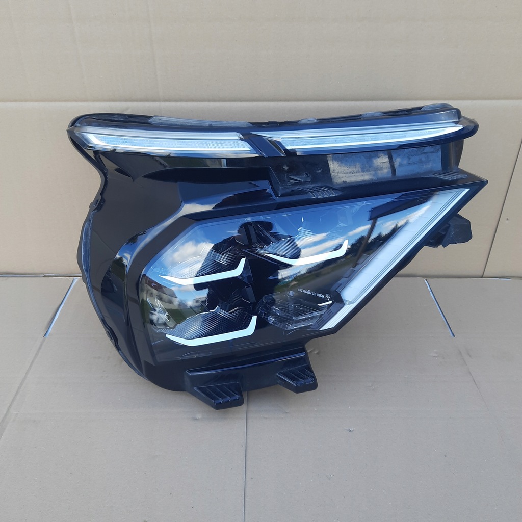 фото №1, Лампа перед правая citroen c4 iii full led 20-