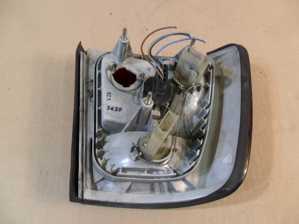 фото №16, Bmw 5 e34 лампа задня права sedan 133690