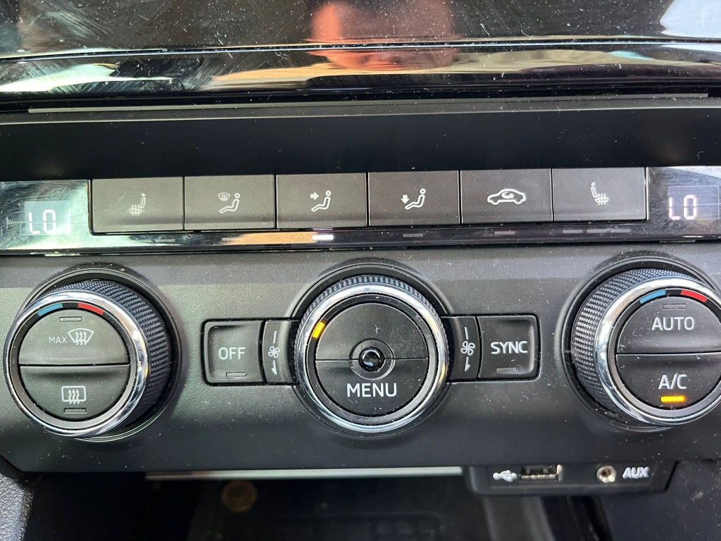 Skoda octavia iii 3 сидіння сидіння матеріал з підігрівом з обшивки дверей eu 12-20r Київ