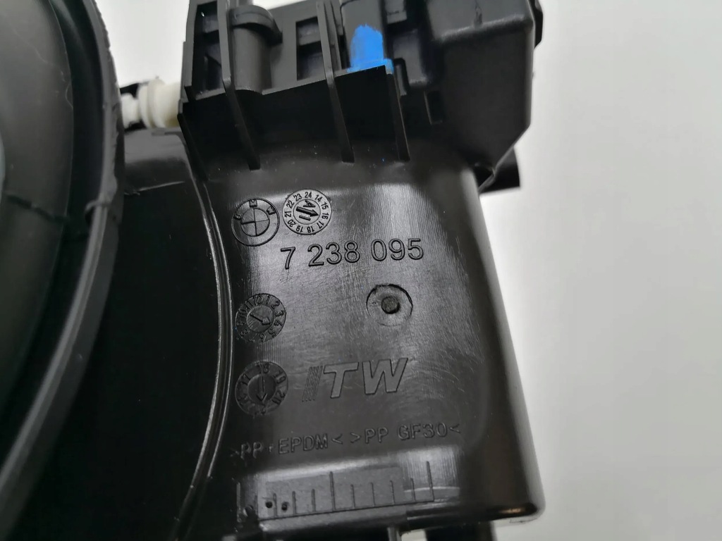 фото №8, Крышка заливной топлива + моторчик bmw 1 f20 f21