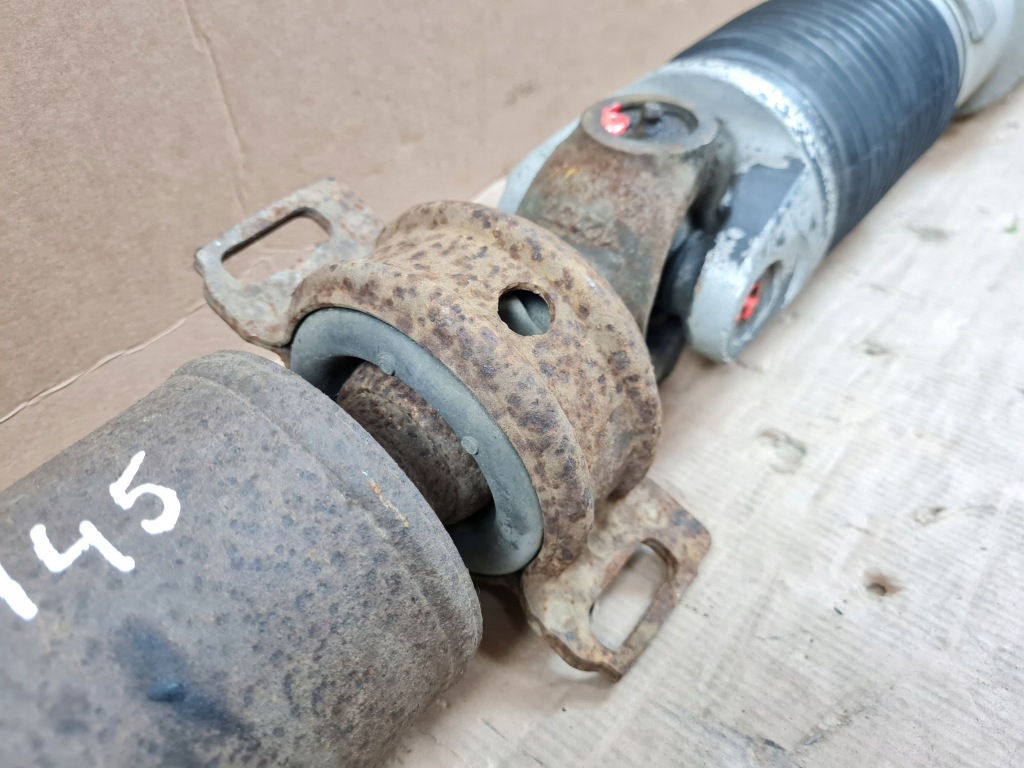 2013 toyota tundra 2 wał привідний Зі Шроту