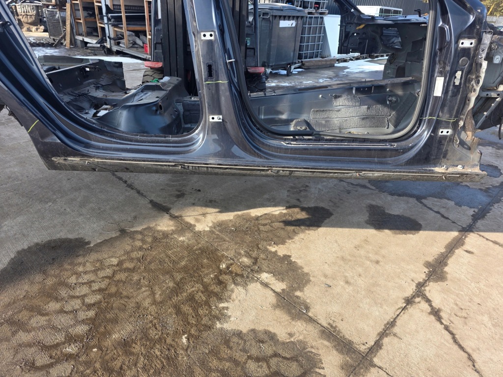 фото №1, Четверть блок двигателя порог правый audi a4 b9 lift s line sedan kombi оригинал !