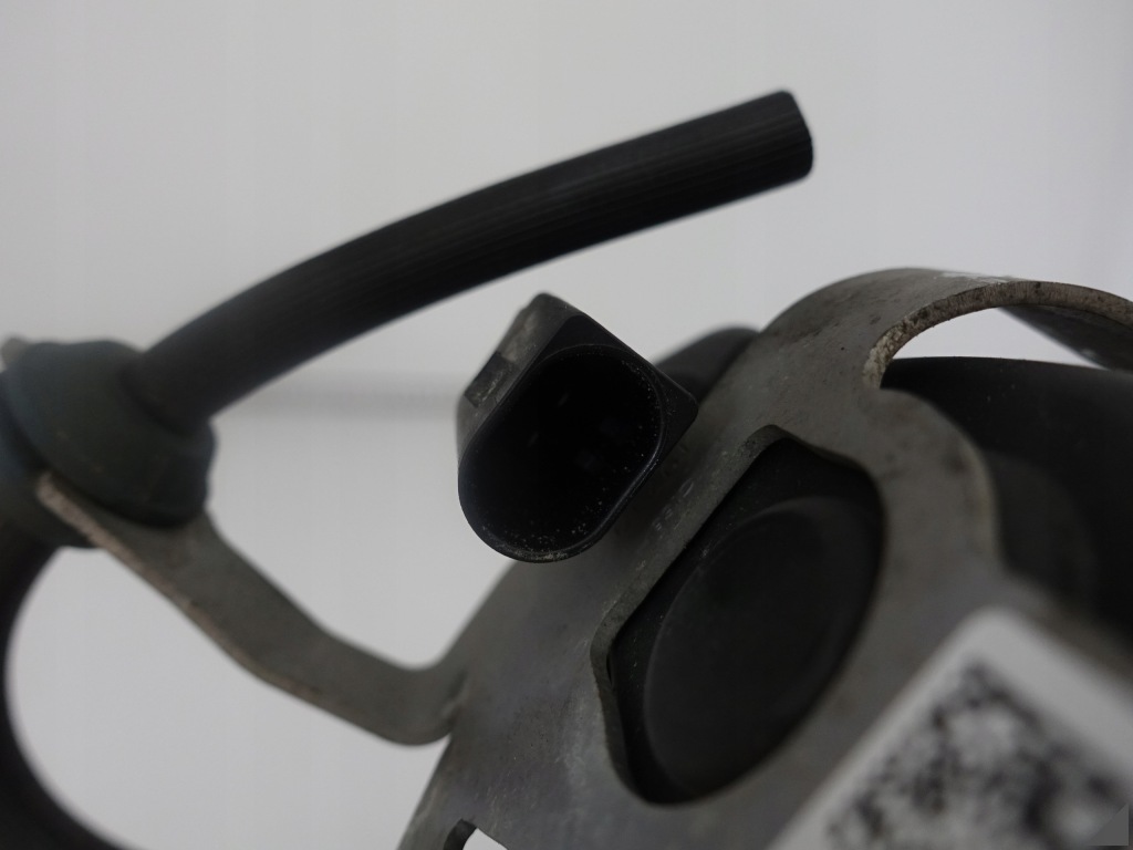 фото №8, M5 f90 m8 f91 f92 gold суппорт+ тормозные колодки задняя правый