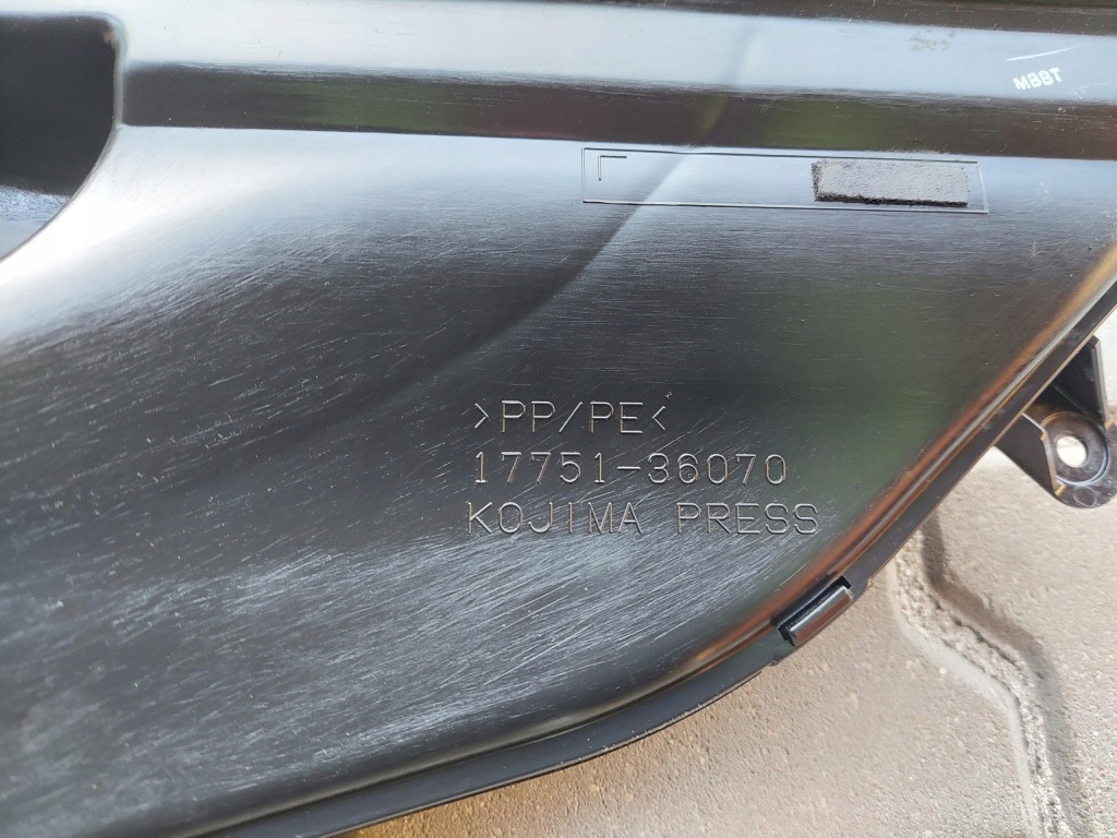 Впуск воздухозаборник труба воздуха 17751-36070 lexus is iii 300 h 2.5 Доставка