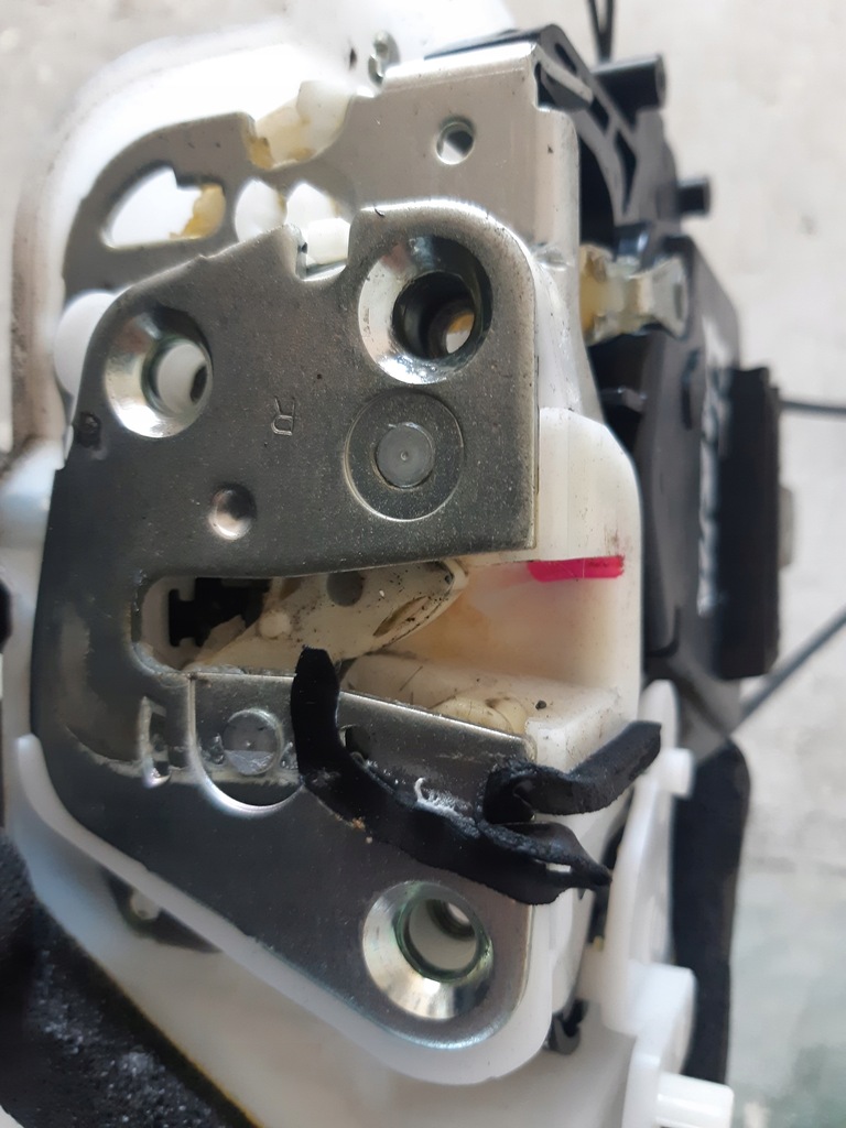 фото №4, Subaru forester iii замок правый задняя