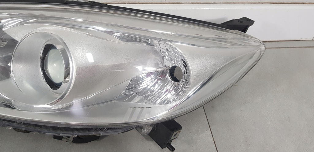 фото №5, Mazda 5 ii lift лампа фара левый перед